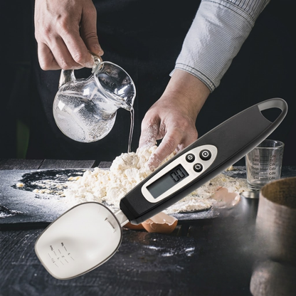 CUCHARA MEDIDORA PARA PESAR — La gramera que usa la cuchara misma, ideal para quien entrena y para alimentar bebés con precisión